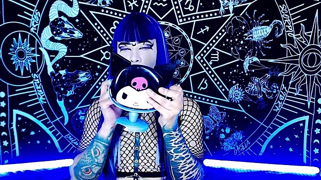 naomi satan online show from January 15, 8:40 pm