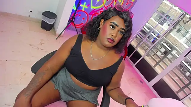 Snapshot of _EvaRouse chatting on October 3, 2:39 pm EvaRouse online show from October 3, 2:39 pm