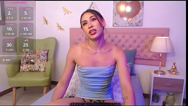 Snapshot of NicoletBlossom chatting on September 12, 8:36 pm NicoletBlossom online show from September 12, 8:36 pm