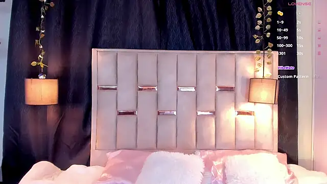 melody-rouss online show from November 23, 2:46 am