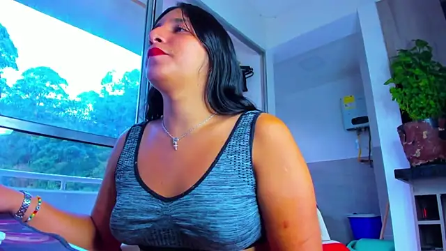 Snapshot of laura_goddess_ts chatting on September 12, 10:37 pm laura goddess ts online show from September 12, 10:37 pm