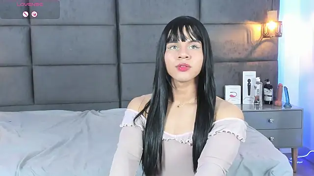 Snapshot of Slenna_Moon chatting on October 3, 3:17 am Slenna Moon online show from October 3, 3:17 am