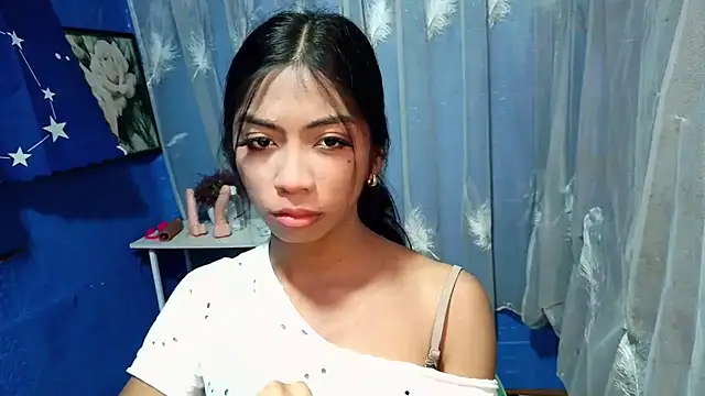 Snapshot of Kayra_Slut122 chatting on September 17, 11:37 am Kayra Slut122 online show from September 17, 11:37 am
