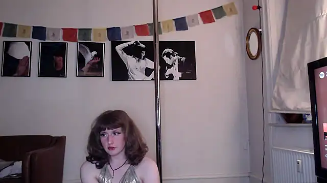 Snapshot of Divine_Dine chatting on September 8, 6:17 pm Divine Dine online show from September 8, 6:17 pm