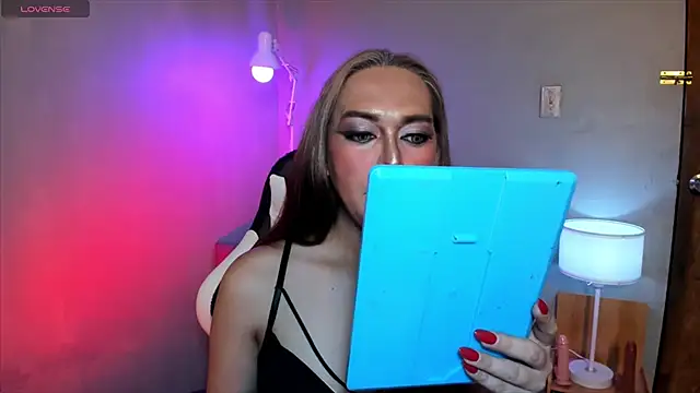Snapshot of QueenCasandra chatting on September 11, 6:05 pm QueenCasandra online show from September 11, 6:05 pm