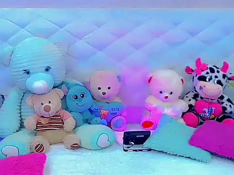 Snapshot of hanna_sweett34 chatting on September 13, 6:03 pm hanna sweett34 online show from September 13, 6:03 pm