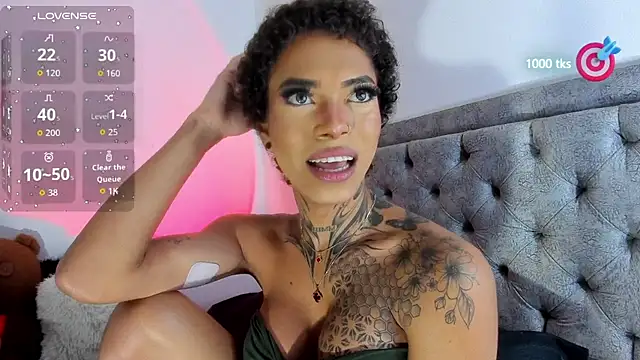 Snapshot of michell_danna chatting on October 9, 1:51 am michell danna online show from October 9, 1:51 am