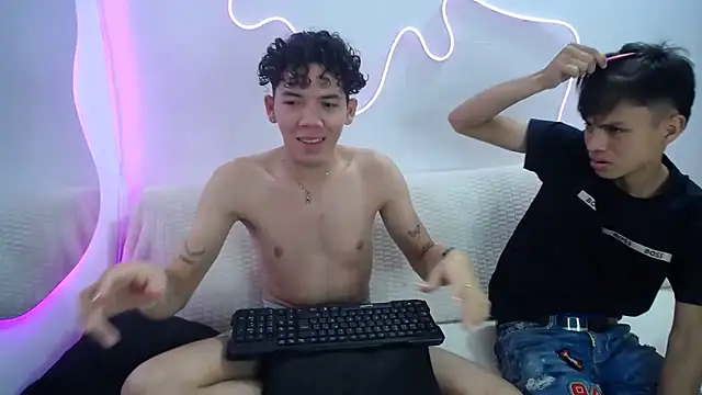 Snapshot of brutal_dirty_sex chatting on September 22, 3:06 pm brutal dirty sex online show from September 22, 3:06 pm