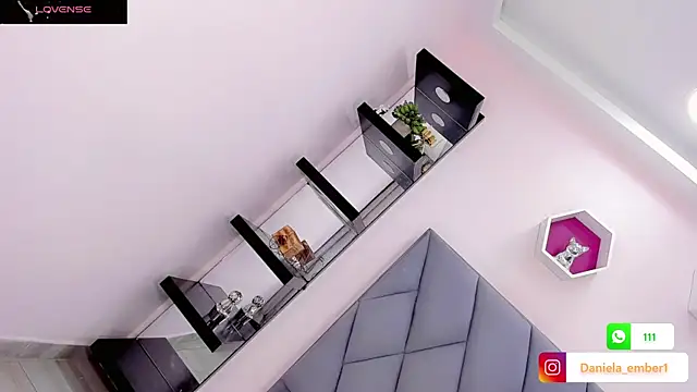 Snapshot of Amira_Ember chatting on October 2, 1:06 am Amira Ember online show from October 2, 1:06 am