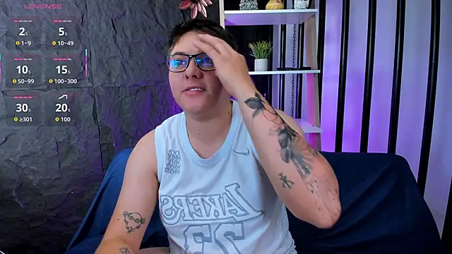 IanGilbert online show from October 16, 9:36 pm