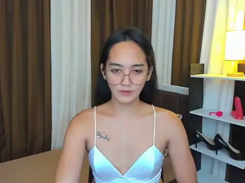 Snapshot of URHottestAngel chatting on September 9, 6:07 pm URHottestAngel online show from September 9, 6:07 pm