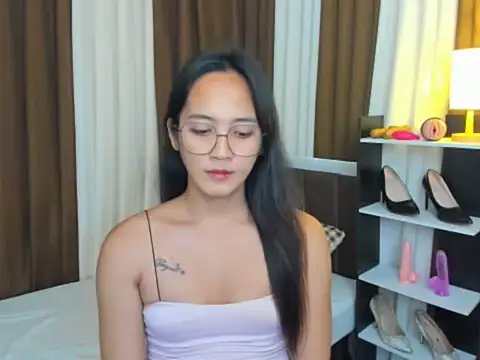 Snapshot of URHottestAngel chatting on September 14, 8:57 pm URHottestAngel online show from September 14, 8:57 pm
