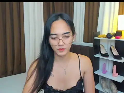 Snapshot of URHottestAngel chatting on September 20, 5:35 am URHottestAngel online show from September 20, 5:35 am