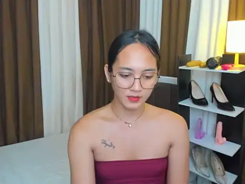 Snapshot of URHottestAngel chatting on September 21, 5:46 am URHottestAngel online show from September 21, 5:46 am