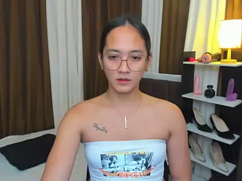 URHottestAngel online show from October 10, 5:25 pm