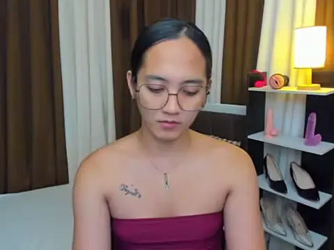 URHottestAngel online show from October 27, 1:19 pm