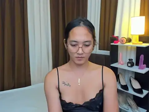 URHottestAngel online show from October 28, 1:20 pm