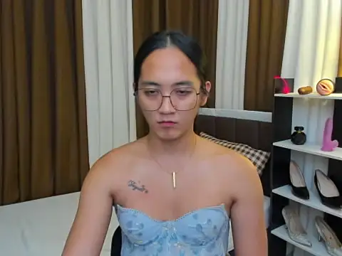 URHottestAngel online show from November 10, 6:53 pm