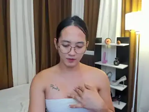 URHottestAngel online show from November 26, 6:05 am