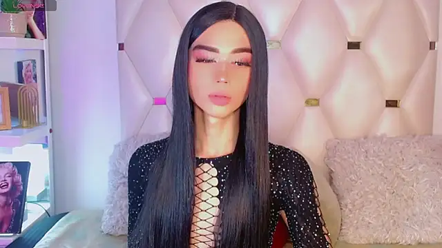 Snapshot of Daphnne_Foxx chatting on September 25, 11:56 pm Daphnne Foxx online show from September 25, 11:56 pm