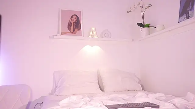 sweettener  online show from November 26, 7:49 pm