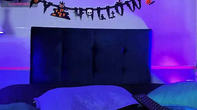 Tsuki Maru online show from October 25, 8:37 pm