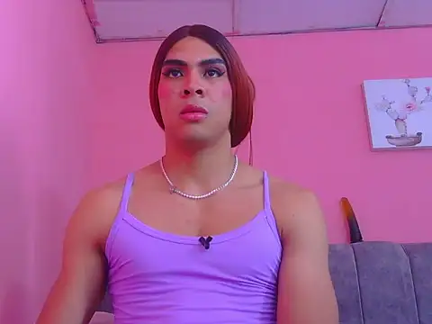 Snapshot of Coral_Santana_x chatting on September 22, 3:17 pm Coral Santana x online show from September 22, 3:17 pm