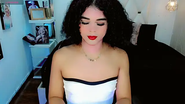 Snapshot of Veronica_Misst_ chatting on September 15, 12:21 pm Veronica Misst online show from September 15, 12:21 pm