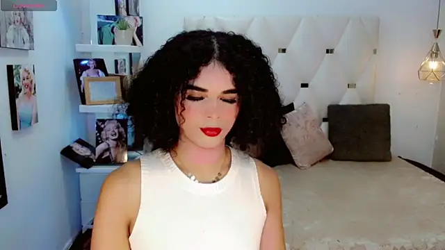 Snapshot of Veronica_Misst_ chatting on September 16, 12:32 pm Veronica Misst online show from September 16, 12:32 pm