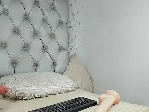 Snapshot of michelle_perla chatting on September 18, 8:14 pm michelle perla online show from September 18, 8:14 pm