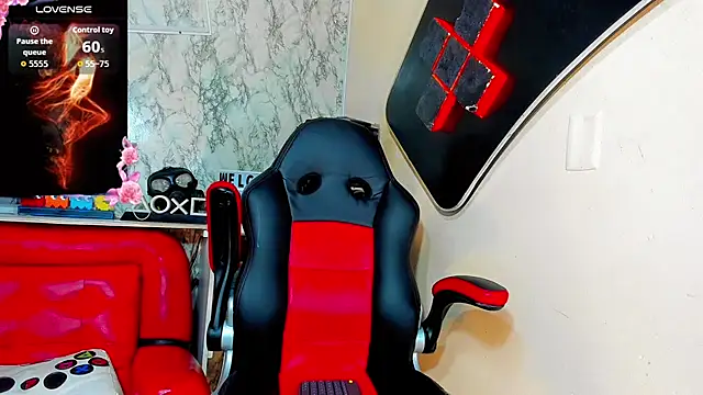 Candy Walker  online show from October 16, 8:08 pm