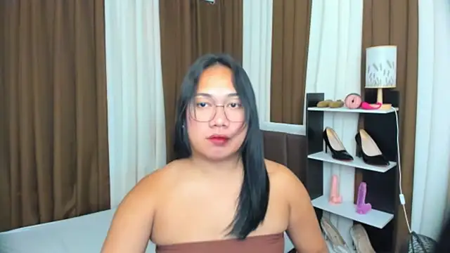 Snapshot of TsUncutKaren chatting on September 26, 5:43 pm TsUncutKaren online show from September 26, 5:43 pm