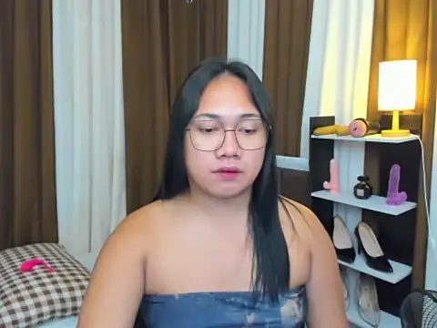 Snapshot of TsUncutKaren chatting on September 28, 5:34 pm TsUncutKaren online show from September 28, 5:34 pm