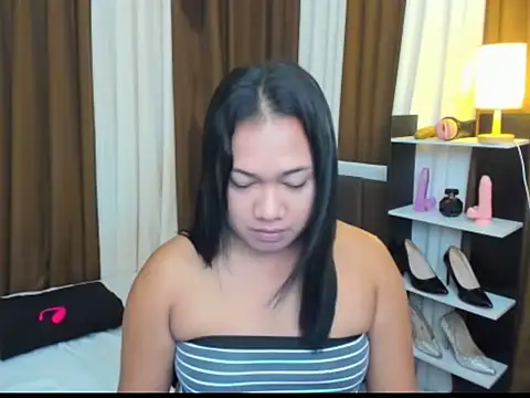 Snapshot of TsUncutKaren chatting on October 3, 5:40 am TsUncutKaren online show from October 3, 5:40 am