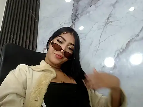 Snapshot of CamelyHott chatting on September 27, 7:56 pm CamelyHott online show from September 27, 7:56 pm