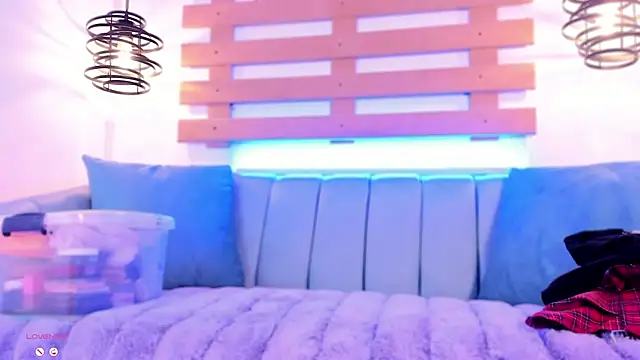 ArianaSantana online show from October 16, 1:11 pm