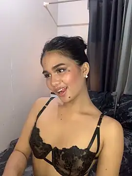 Snapshot of AngelHille chatting on September 28, 8:41 pm AngelHille online show from September 28, 8:41 pm