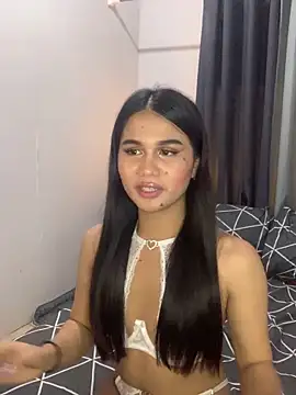 Snapshot of AngelHille chatting on October 2, 9:14 pm AngelHille online show from October 2, 9:14 pm