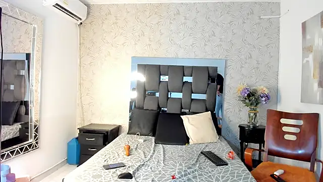 MissDiabla  online show from October 13, 7:25 pm