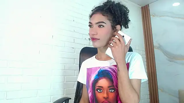 Penelopee Rouse online show from October 10, 8:21 pm