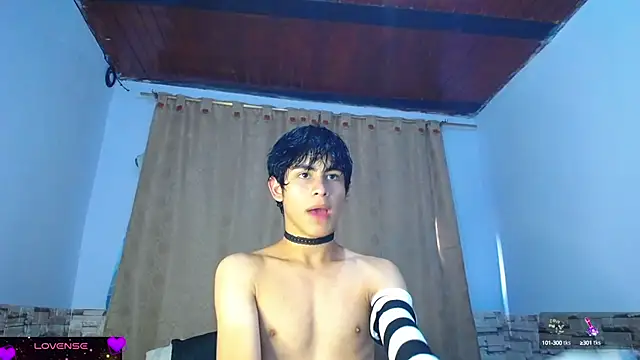 Snapshot of DaraKat18 chatting on September 19, 9:42 pm DaraKat18 online show from September 19, 9:42 pm