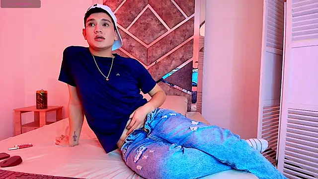 KendallRose  online show from September 10, 9:25 pm