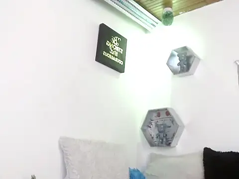 Trinity Knox online show from October 14, 4:19 pm