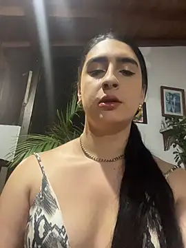 lola diez online show from June 1, 11:50 pm
