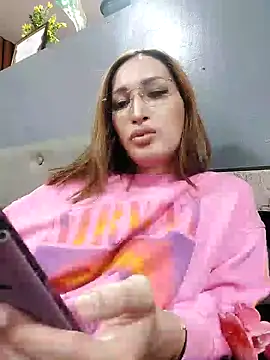 Snapshot of toni_0601 chatting on February 12, 6:08 am toni 0601 online show from February 12, 6:08 am