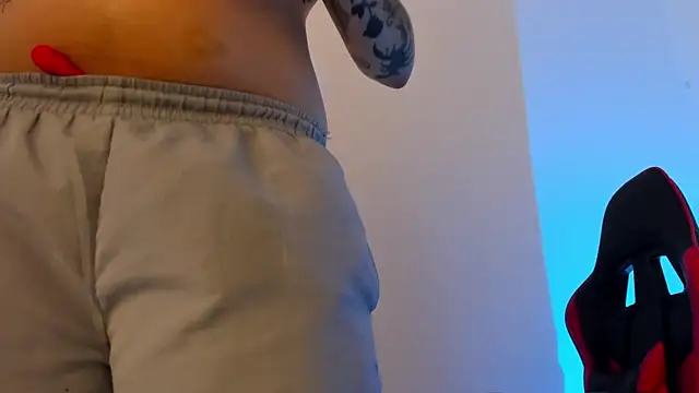 PeytonBox online show from October 10, 1:23 pm