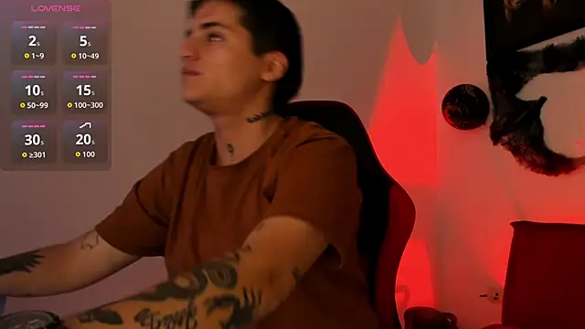 PeytonBox online show from October 28, 12:25 pm