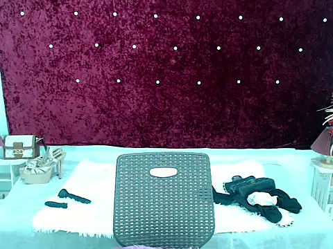 Snapshot of XxMissBEAUTYFULLxX chatting on September 26, 11:40 am XxMissBEAUTYFULLxX online show from September 26, 11:40 am