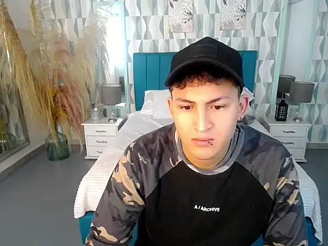 Axel savage online show from November 18, 12:16 pm