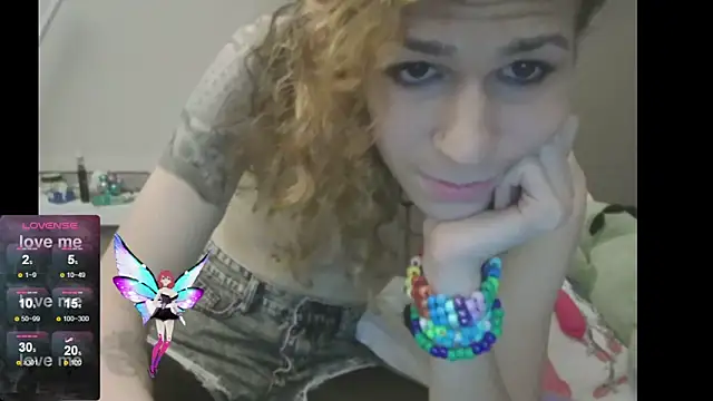 cuddlyavenue online show from October 6, 1:49 am